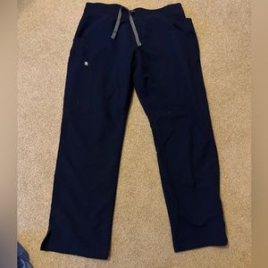 Figs women’s Kade Cargo scrub pants